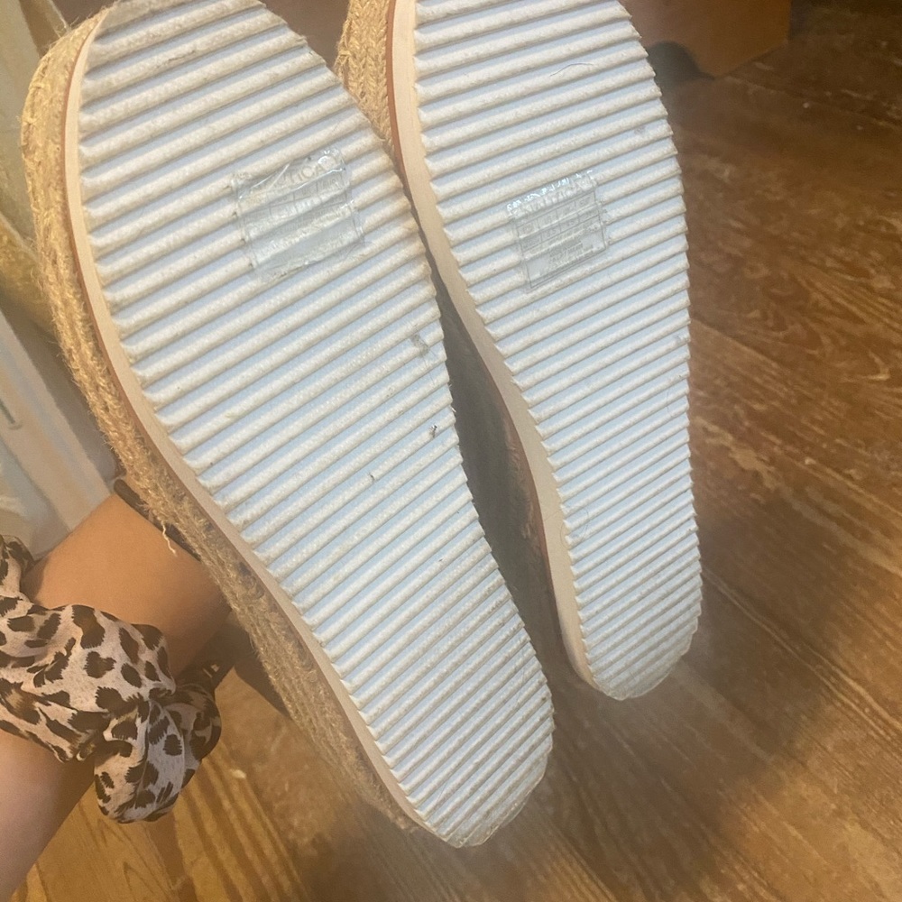 Espadrilles - Picture 3 of 4